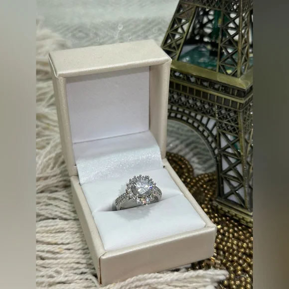 Ring - Picture 4 of 6